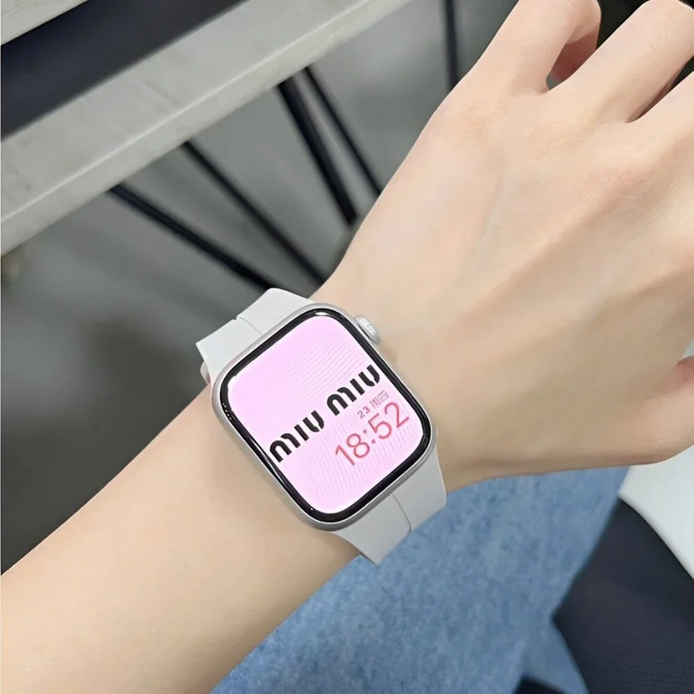 Apple Watch Band Waterproof Magnetic Adjustable Stylish Strap Watch Band White